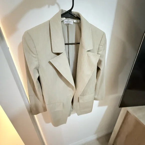Valentino Boutique Cream Blazer size 4 - Picture 3 of 3